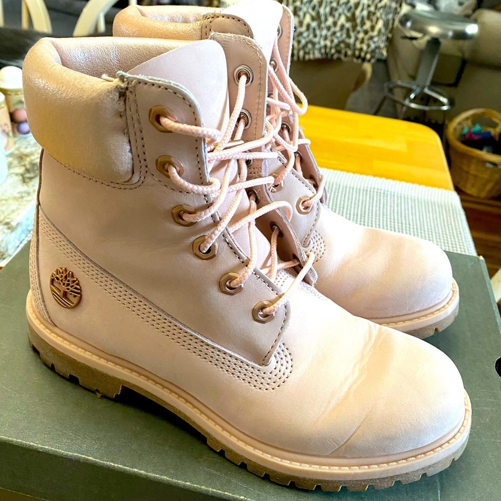 Womens Timberland 6 inch Premium nubuck leather boots pink and rose gold size 7